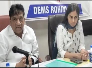 आयोग के अध्यक्ष ने रोहिणी जोन में जाकर उपायुक्त से मुलाकात की और सफाई कर्मचारियों की समस्याओ पर चर्चा की और उनकी समस्याओ का जल्द से जल्द निवारण करने के लिए अनुरोध किया